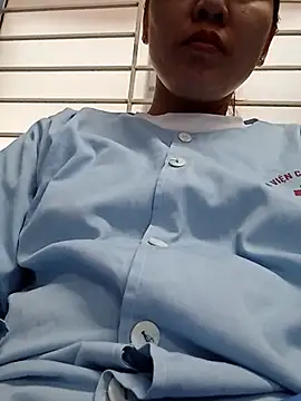 Snapshot of Elina_99 chatting on 07/05/26, 12:06 Elina 99 online show from 07/05/26, 12:06