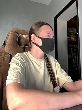 Snapshot of ZlatoslavaLo chatting on 11/19/25, 06:46 ZlatoslavaLo online show from 11/19/25, 06:46