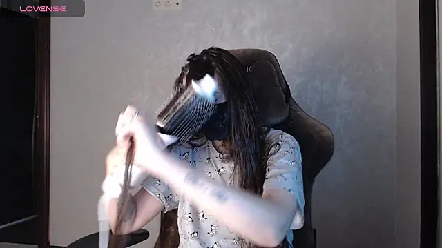 Snapshot of ZlatoslavaLo chatting on 11/28/25, 06:16 ZlatoslavaLo online show from 11/28/25, 06:16