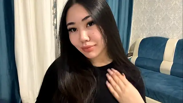 Snapshot of APRYLSUN chatting on 11/10/25, 01:54 APRYLSUN online show from 11/10/25, 01:54