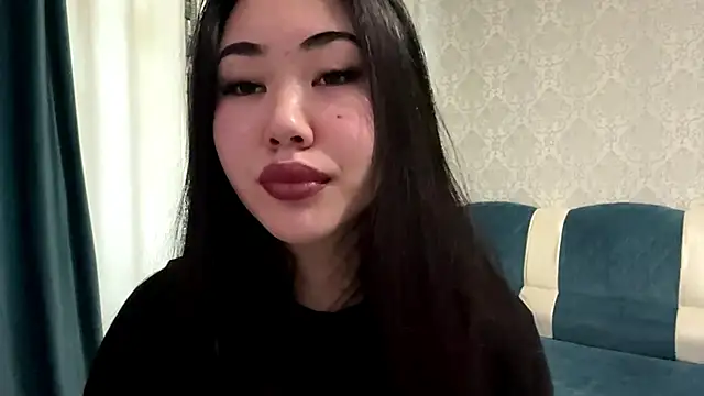 Snapshot of APRYLSUN chatting on 11/14/25, 11:09 APRYLSUN online show from 11/14/25, 11:09