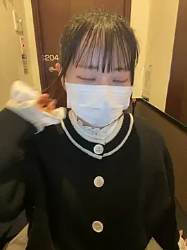 Snapshot of emiri_da_nyan chatting on 11/19/25, 10:10 emiri da nyan online show from 11/19/25, 10:10