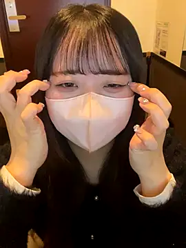 Snapshot of emiri_da_nyan chatting on 12/05/25, 06:33 emiri da nyan online show from 12/05/25, 06:33