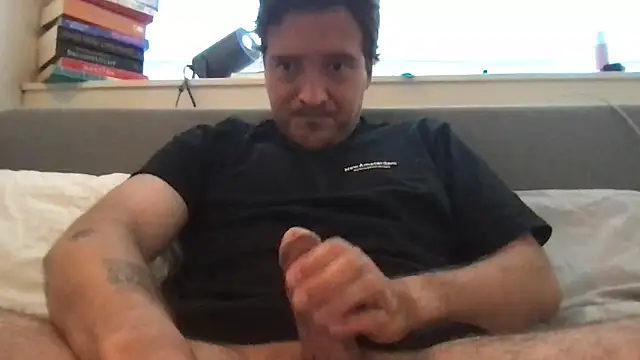 Snapshot of dutchpieter95 chatting on 06/19/26, 01:59 dutchpieter95 online show from 06/19/26, 01:59