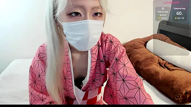 Snapshot of yeji_2001 chatting on 03/01/26, 04:31 yeji 2001 online show from 03/01/26, 04:31