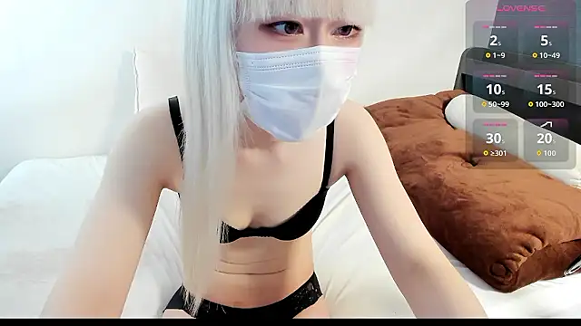 Snapshot of yeji_2001 chatting on 03/24/26, 12:43 yeji 2001 online show from 03/24/26, 12:43