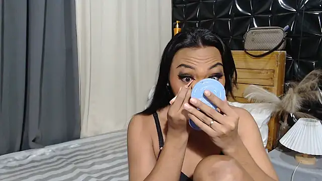 Snapshot of TheExoticJessa chatting on 11/04/25, 03:11 TheExoticJessa online show from 11/04/25, 03:11