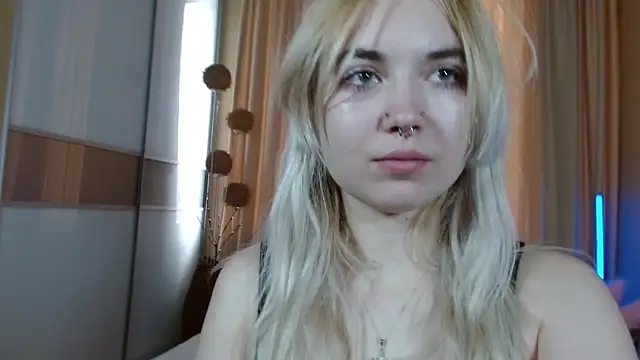 Snapshot of RiskIrina chatting on 11/03/25, 10:38 RiskIrina online show from 11/03/25, 10:38