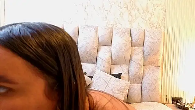 Snapshot of amarahanks1 chatting on 11/25/25, 07:25 amarahanks1 online show from 11/25/25, 07:25