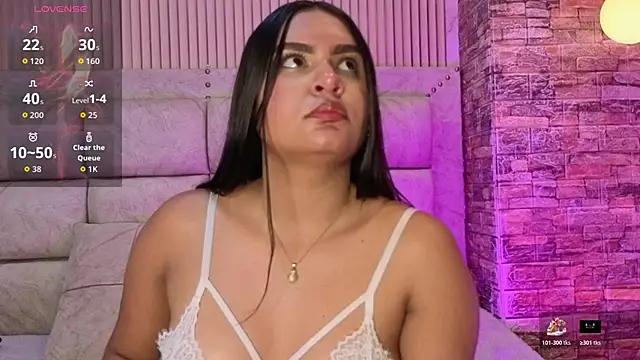 Snapshot of amarahanks1 chatting on 11/27/25, 08:22 amarahanks1 online show from 11/27/25, 08:22