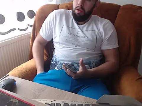 strongcoffee10 online show from 11/12/25, 07:20