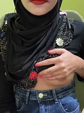 Snapshot of Sexy_Adaye chatting on 11/18/25, 06:40 Sexy Adaye online show from 11/18/25, 06:40