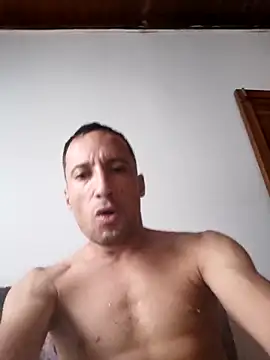 Snapshot of Diler21_miau chatting on 12/21/25, 08:27 Diler21 miau online show from 12/21/25, 08:27