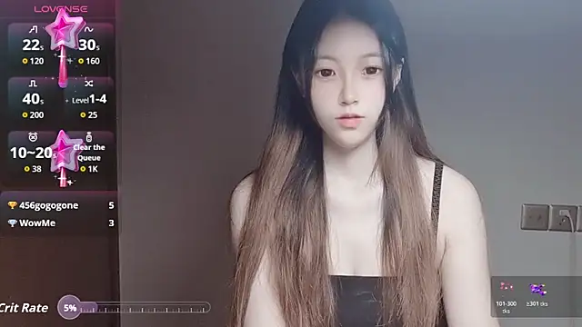 Snapshot of JuliaNoir chatting on 11/08/25, 01:22 JuliaNoir online show from 11/08/25, 01:22