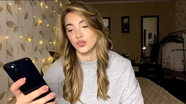 OrethaEredia online show from 12/21/25, 05:09