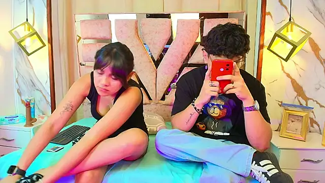 Snapshot of Zoe_And_Dylan_ chatting on 11/28/25, 01:03 Zoe And Dylan online show from 11/28/25, 01:03