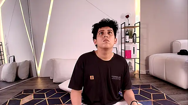 Snapshot of DamianVice chatting on 11/13/25, 05:34 DamianVice online show from 11/13/25, 05:34