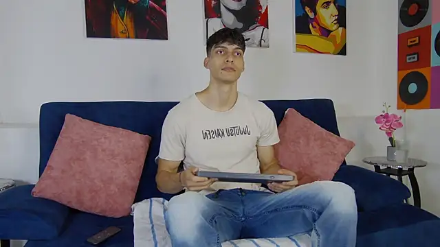 AlessioVitale online show from 11/20/25, 12:16