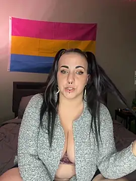 Snapshot of Chaos_Reign chatting on 11/08/25, 01:06 Chaos Reign online show from 11/08/25, 01:06