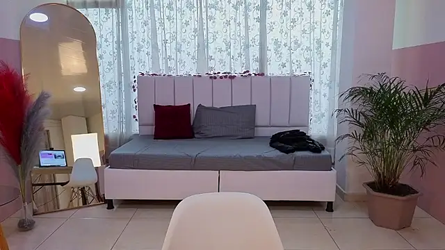 alaia skater online show from 01/16/26, 07:18