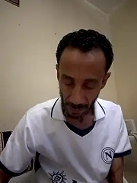 walide100000 online show from 04/10/26, 05:39