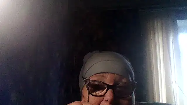 Milaniya606 online show from 10/31/25, 02:07