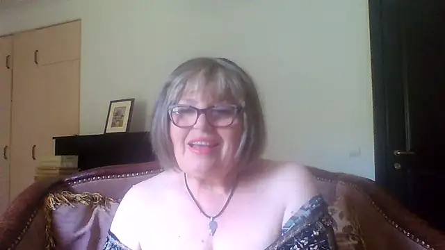 Snapshot of Milaniya606 chatting on 07/16/26, 12:33 Milaniya606 online show from 07/16/26, 12:33