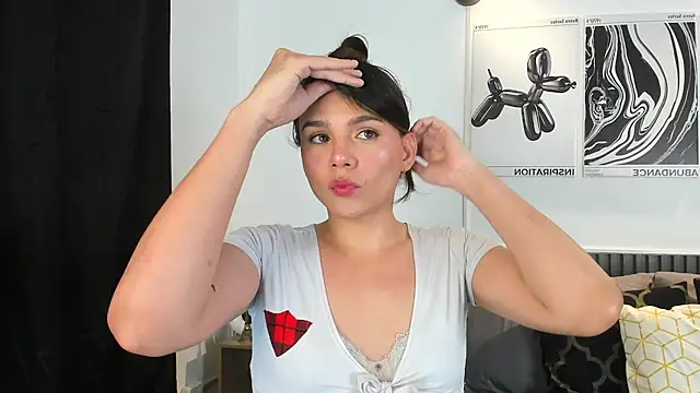 Cloe Bonne online show from 11/22/25, 08:19