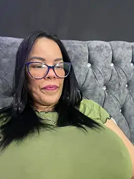 Snapshot of sofia_lopez70 chatting on 05/31/26, 04:58 sofia lopez70 online show from 05/31/26, 04:58
