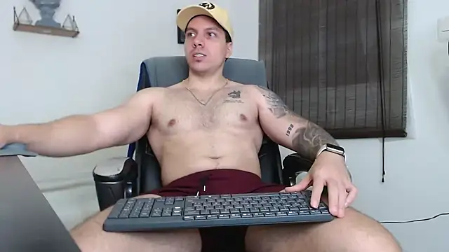 Snapshot of Noah_Swagger_ chatting on 11/27/25, 09:11 Noah Swagger online show from 11/27/25, 09:11