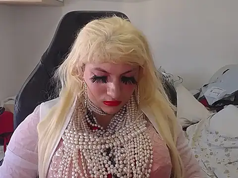 VanesaCrossic online show from 04/08/26, 09:31