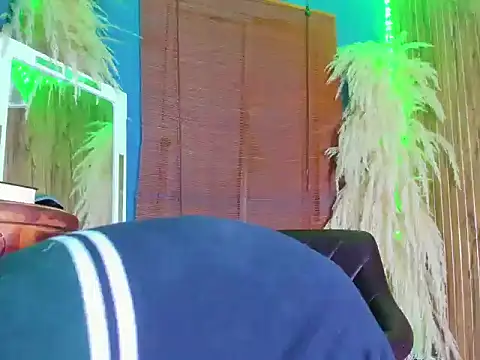 Leo Glow online show from 12/21/25, 09:05