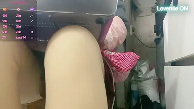 Snapshot of 0xiaosu0 chatting on 11/18/25, 07:13 0xiaosu0 online show from 11/18/25, 07:13