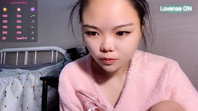 Snapshot of 0xiaosu0 chatting on 12/17/25, 02:50 0xiaosu0 online show from 12/17/25, 02:50