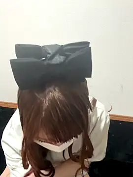 Snapshot of jura_xxx chatting on 12/18/25, 09:48 jura xxx online show from 12/18/25, 09:48