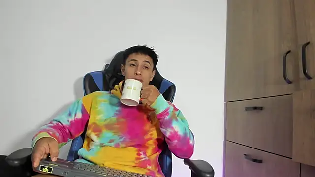 Snapshot of dorman_boy chatting on 02/18/26, 01:45 dorman boy online show from 02/18/26, 01:45