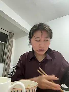 Snapshot of daaqnn chatting on 04/08/26, 12:27 daaqnn online show from 04/08/26, 12:27