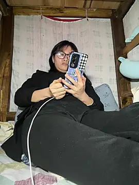 Snapshot of daaqnn chatting on 04/13/26, 01:05 daaqnn online show from 04/13/26, 01:05