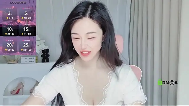 Snapshot of YunShan-33 chatting on 07/21/26, 04:37 YunShan-33 online show from 07/21/26, 04:37