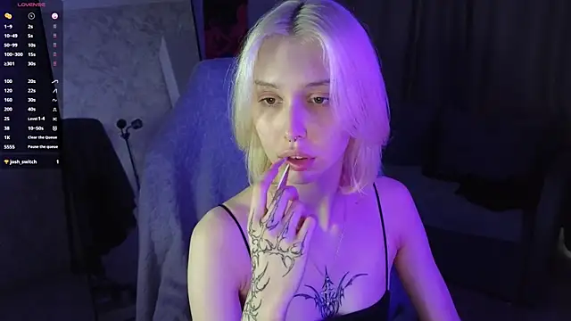 Snapshot of goth__tv chatting on 11/15/25, 09:28 goth tv online show from 11/15/25, 09:28