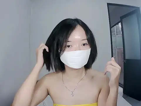 Snapshot of 10tb chatting on 11/13/25, 08:57 10tb online show from 11/13/25, 08:57