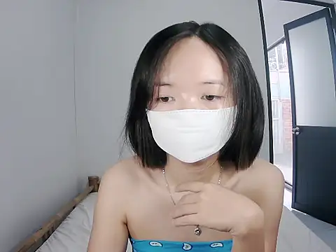 Snapshot of 10tb chatting on 11/29/25, 08:50 10tb online show from 11/29/25, 08:50