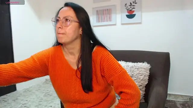 Lauryn Jones online show from 11/15/25, 05:20