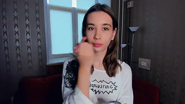 Snapshot of JacalynSchreiber chatting on 11/08/25, 11:54 JacalynSchreiber online show from 11/08/25, 11:54