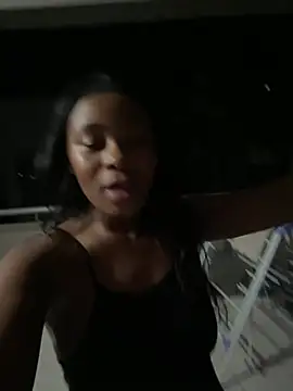 Snapshot of MiyaXo2 chatting on 02/05/26, 12:59 MiyaXo2 online show from 02/05/26, 12:59