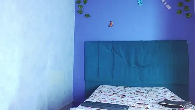 Snapshot of aperlacandycm01 chatting on 11/14/25, 04:22 aperlacandycm01 online show from 11/14/25, 04:22