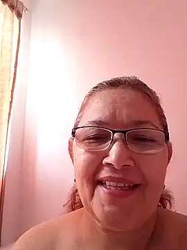 Snapshot of Cessi50 chatting on 11/20/25, 03:23 Cessi50 online show from 11/20/25, 03:23