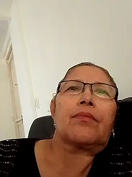 Snapshot of Cessi50 chatting on 11/21/25, 03:44 Cessi50 online show from 11/21/25, 03:44