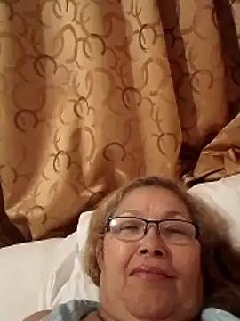 Snapshot of Cessi50 chatting on 11/29/25, 02:47 Cessi50 online show from 11/29/25, 02:47