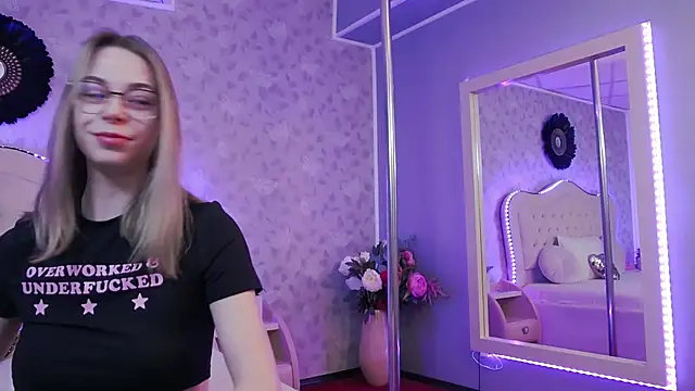 GracieCute online show from 03/03/25, 04:14